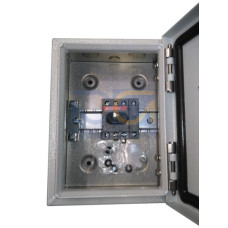 Enclosed Switch Disconnector, 3-p. 400V AC22 25A, Steel sheet enclosure, Black Selector handle. Interlocked cover. Defeatable interlocking.