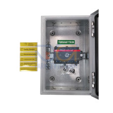 Safety switch, 6-p. 400V AC23 45A, 22kW. Steel sheet enclosure. IP65. Black Pistol handle. Interlocked cover. Defeatable interlocking.
