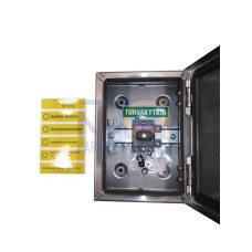 Safety switch, 3-p. 400V AC23 16A, 7.5kW. Stainless steel enclosure. IP65. Black Selector handle. Interlocked cover. Defeatable interlocking.