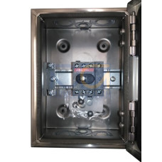 Enclosed Switch Disconnector, 3-p. 400V AC22 40A, Stainless steel enclosure, Black Selector handle. Interlocked cover. Defeatable interlocking.