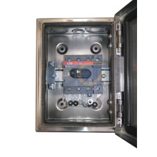 Enclosed Switch Disconnector, 4-p. 400V AC22 80A, Stainless steel enclosure, Black Selector handle. Interlocked cover. Defeatable interlocking.