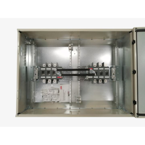 Enclosed Switch Disconnector, 6-p. 400V AC22 200A, Steel sheet enclosure, Black Pistol handle. Interlocked cover. Defeatable interlocking.