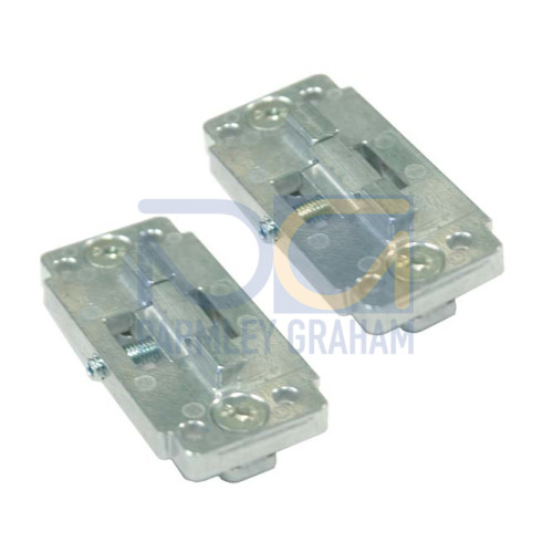 Mounting bracket set Contains: BT-P40 clamp bracket, 2x; Suitable for: CML700i light curtains, MLC 500, MLC 300 safety light curtains, Mounting in UDC-S2, DC-S2 device columns, MLD 500, MLD 300 multi