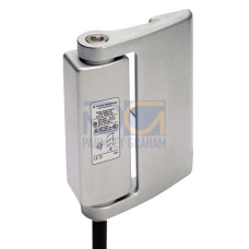 The Safety hinge switch from . Contact allocation: 2NC + 1NO, Snap-action contact; Connection: Cable, 7 -wire, 2.000 mm, PVC; Dimensions: 79 mm x 22,5 mm x 100,6 mm; Housing material: Metal, ZAMAK;