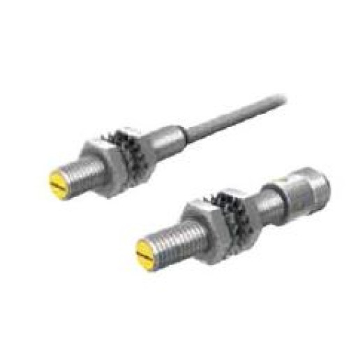 Flush mount inductive sensor with 2 mm range, stainless steel, M8 - 4-wire DC, PNP, change-over, 10-30Vdc, (&Oslash, 8x 39mm)