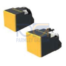 Non-Flush mount inductive sensor with 50 mm range, PBT, QV40, PNP, N.O., 10-30Vdc, (40x 40x 65mm)