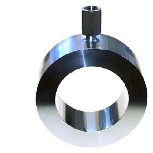 The inline seal is completely integrated in the process line. It is particularly suitable for flowing and highly viscous media. The inline remote seal consists of a cylindrical jacket into which a thin-walled pipe is welded.